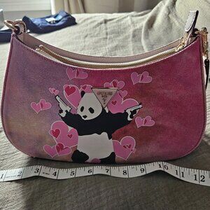 GUESS X BANKSY BRANDALISED TOP ZIP SHOULDER - Handbag